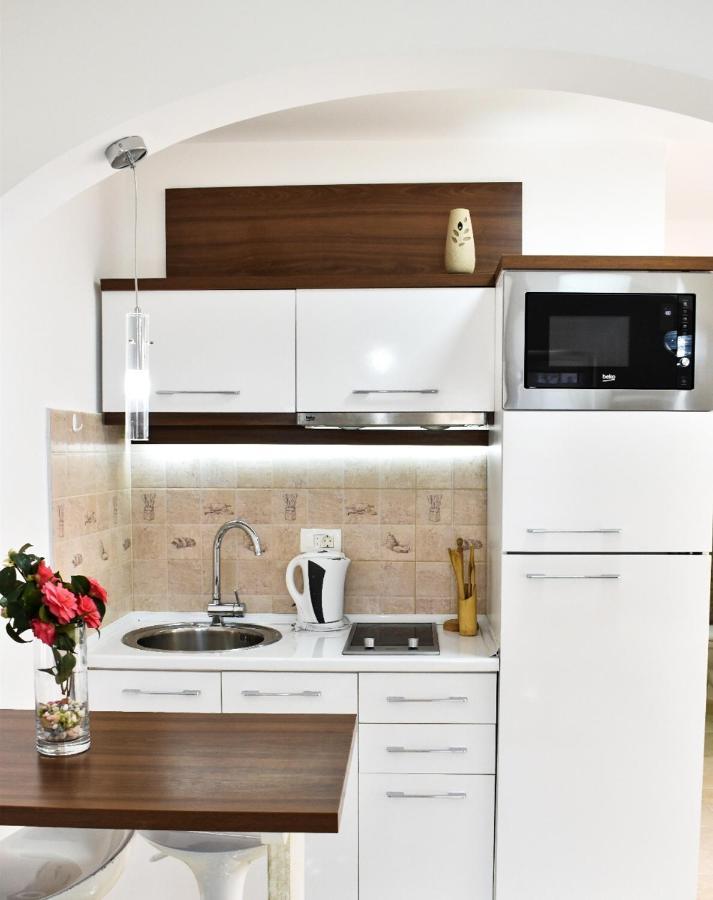 Paunovic Apartments Tivat Buitenkant foto