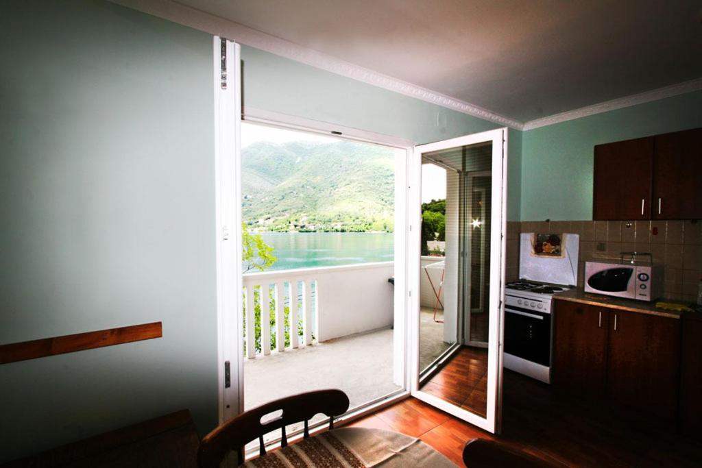 Paunovic Apartments Tivat Kamer foto