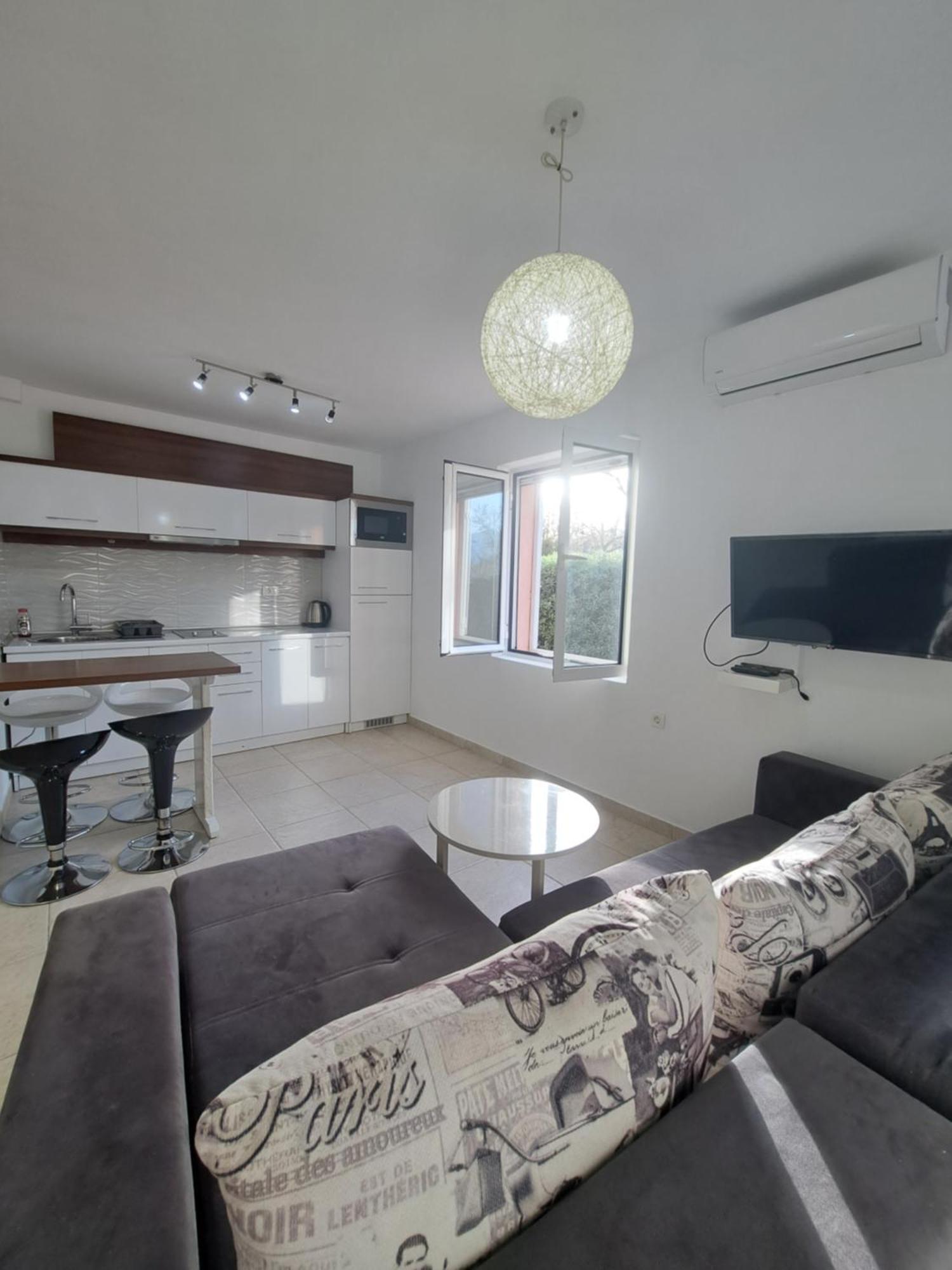 Paunovic Apartments Tivat Buitenkant foto