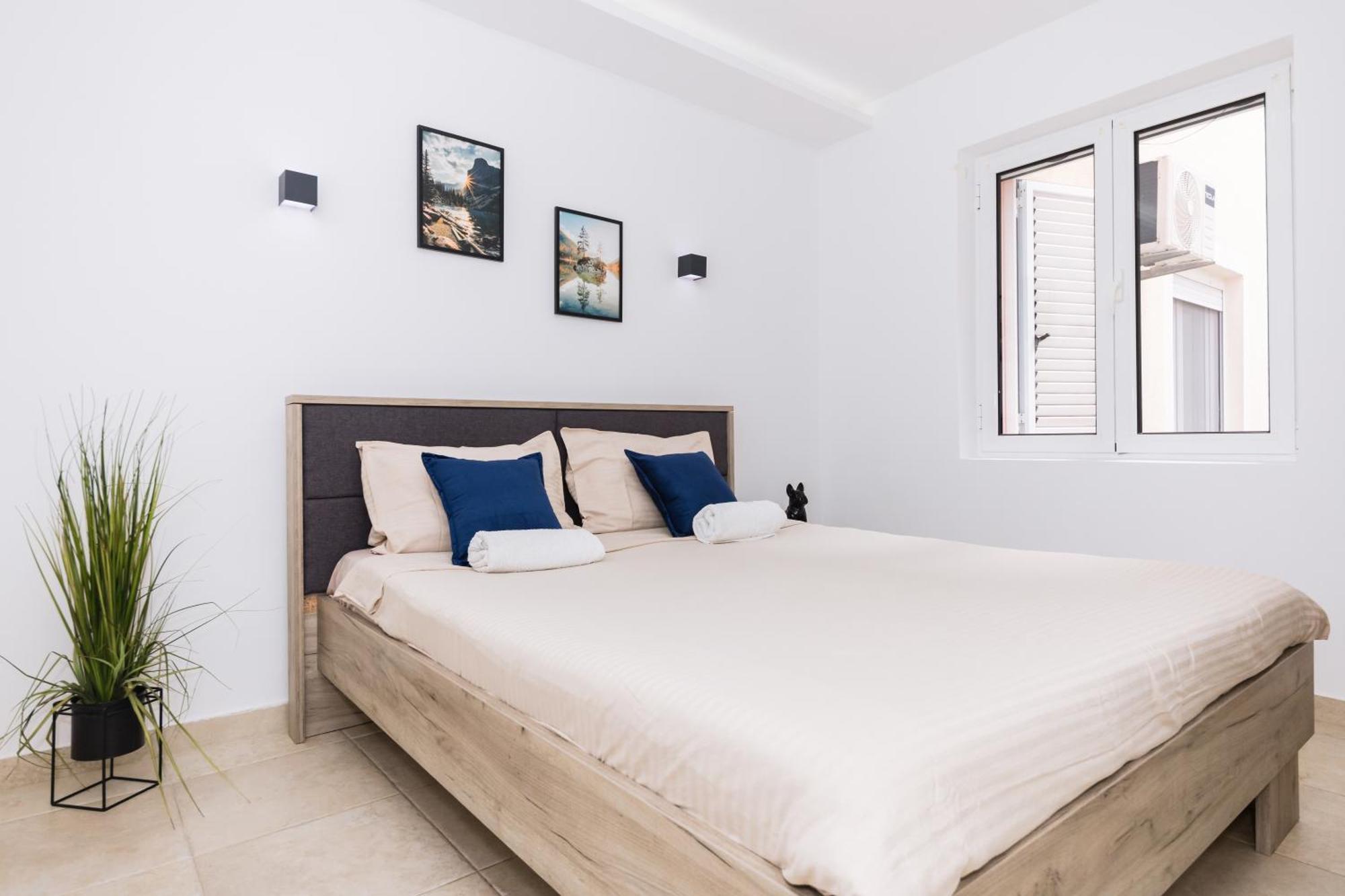 Paunovic Apartments Tivat Buitenkant foto