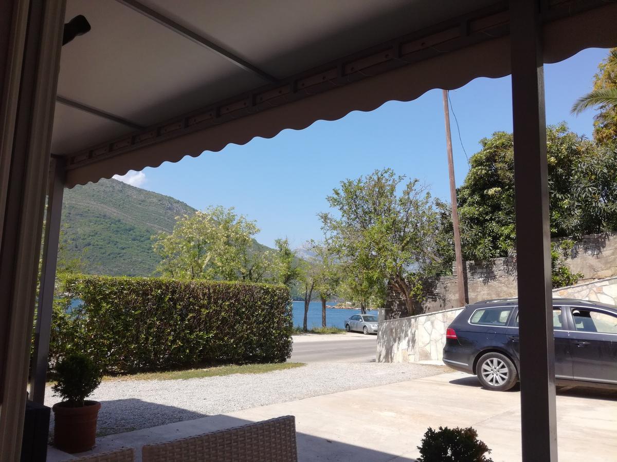 Paunovic Apartments Tivat Buitenkant foto