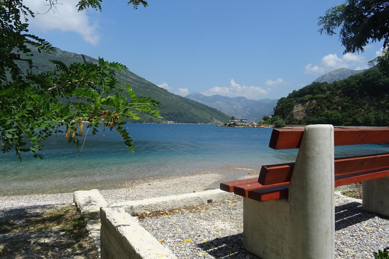 Paunovic Apartments Tivat Buitenkant foto