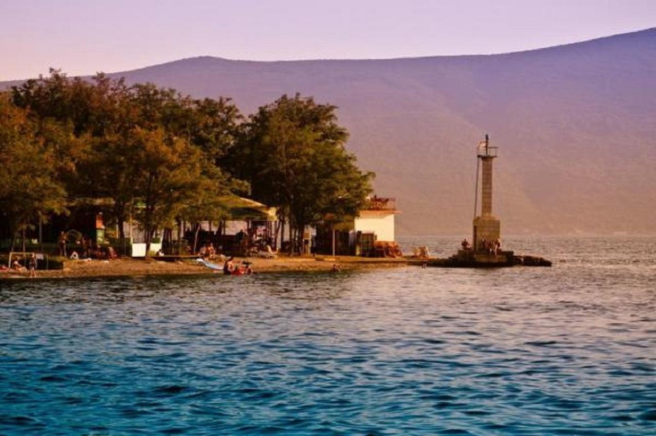 Paunovic Apartments Tivat Buitenkant foto