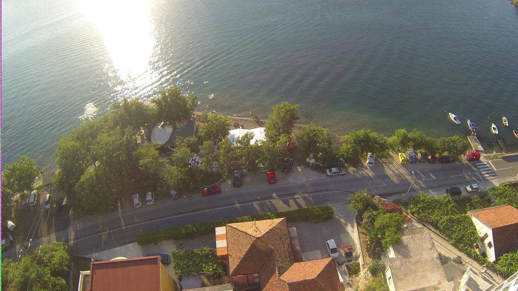 Paunovic Apartments Tivat Buitenkant foto