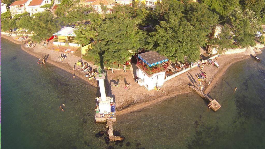 Paunovic Apartments Tivat Buitenkant foto