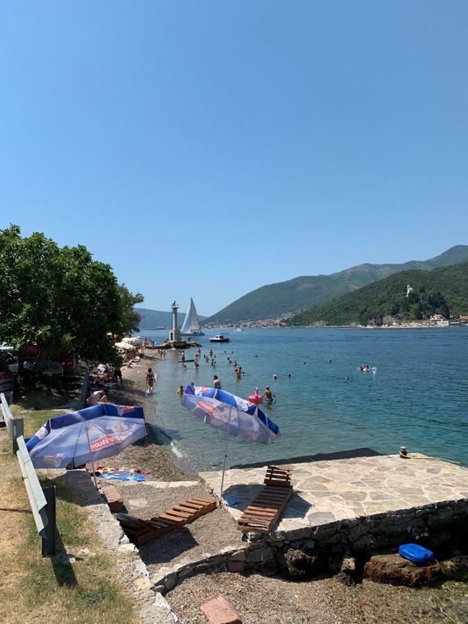 Paunovic Apartments Tivat Buitenkant foto
