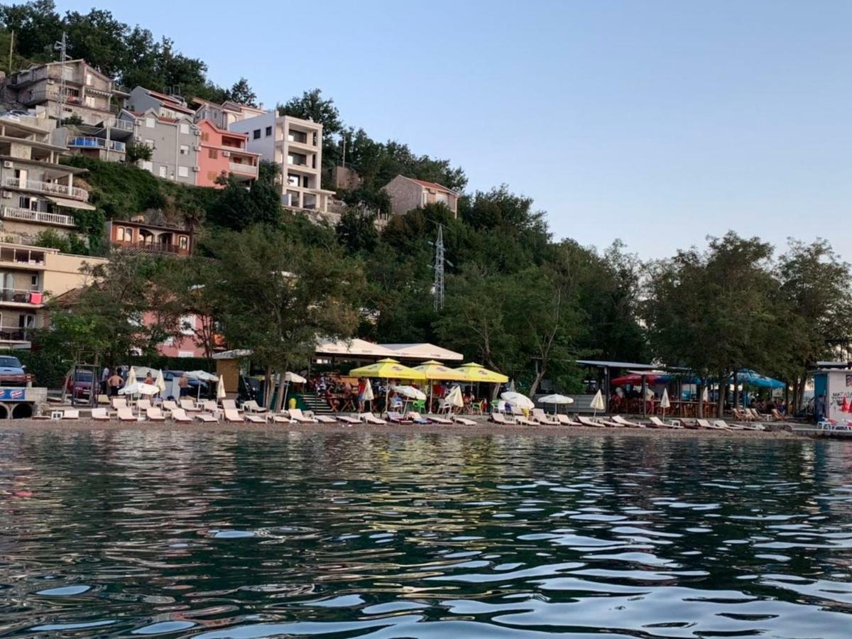 Paunovic Apartments Tivat Buitenkant foto